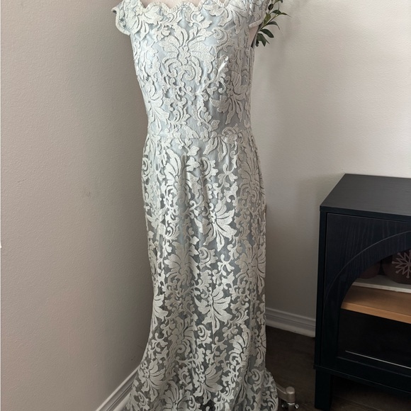 Tadashi Lace gown Dress Sz 12 - Picture 3 of 10